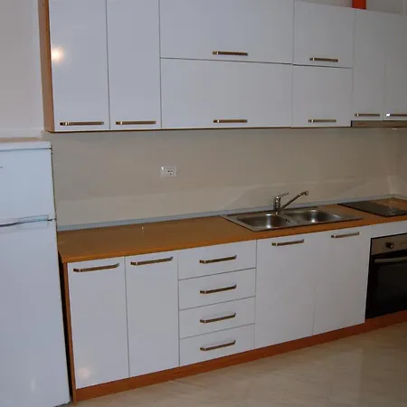 Grei'S Apartament Lägenhet *