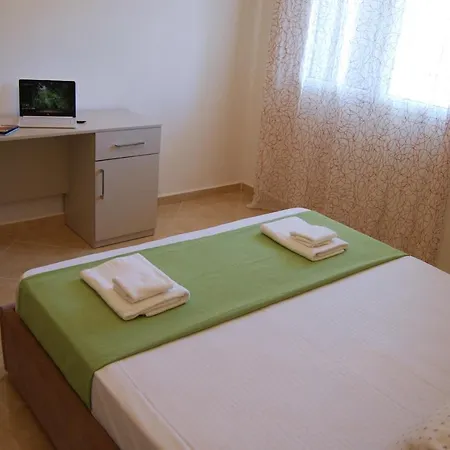 Grei'S Apartament Lägenhet *
