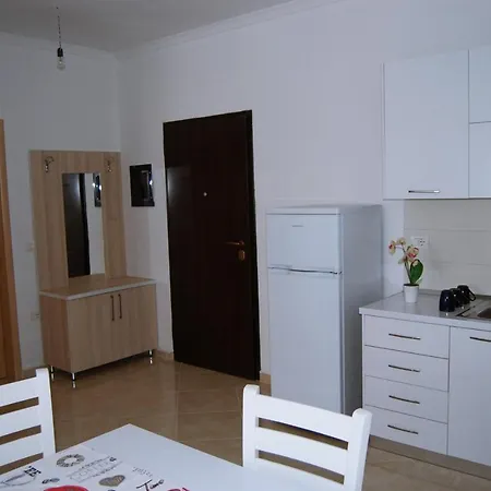 Grei'S Apartament Lägenhet *