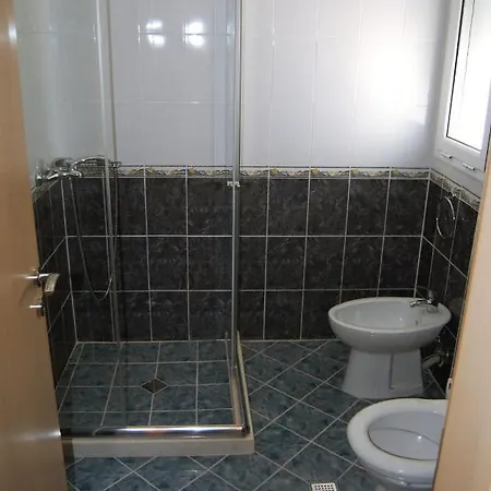 Grei'S Apartament Lägenhet *