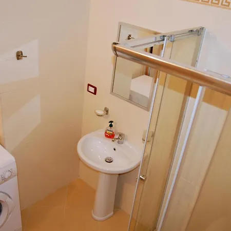Grei'S Apartament Lägenhet Vlorë